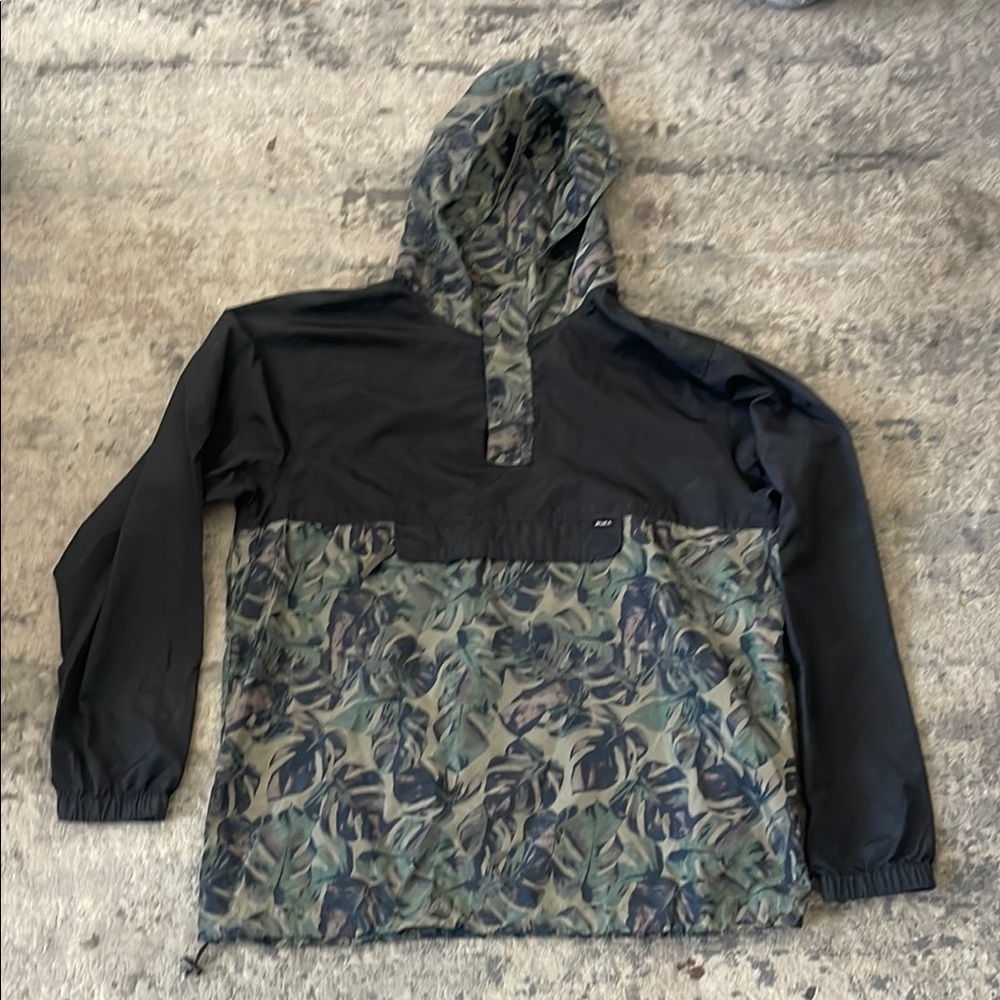 RVCA Men's Black and Green Camouflage Jacket